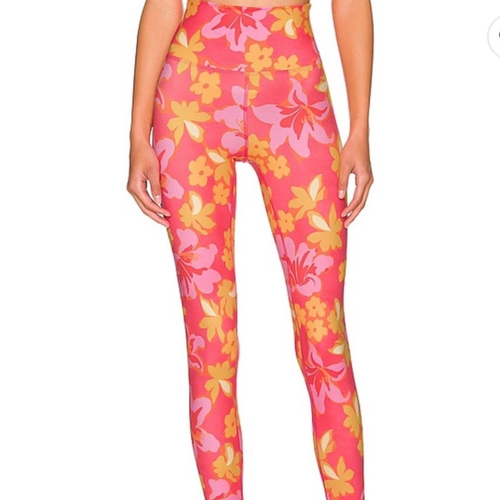 Beach Riot Piper Leggings in Hula Hibiscus